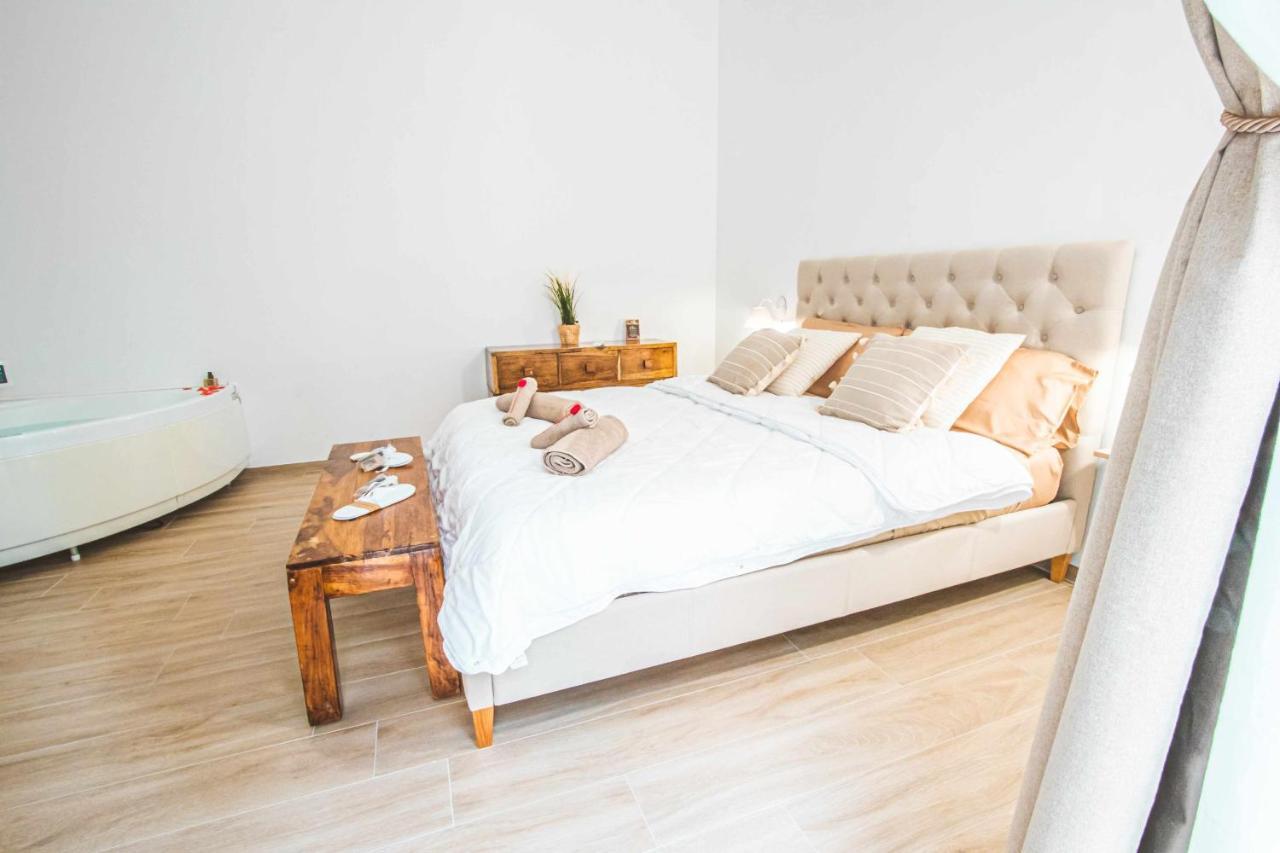 Cas358 Luxury Suite Bari Exterior foto